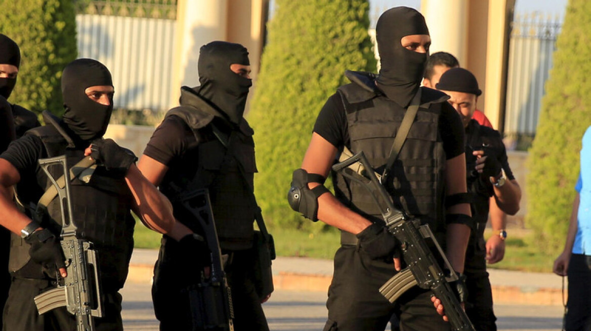 Αίγυπτος: Συνελήφθησαν τρεις δημοσιογράφοι επειδή έκαναν τη δουλειά τους!